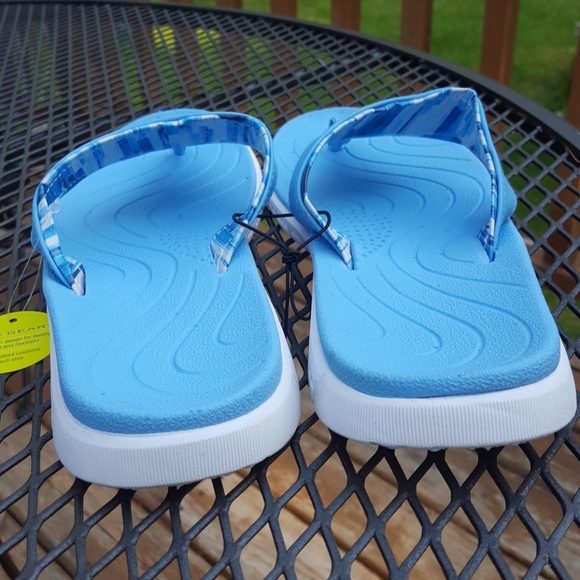 NWT women's Tek Gear light blue sandals - Picture 2 of 10